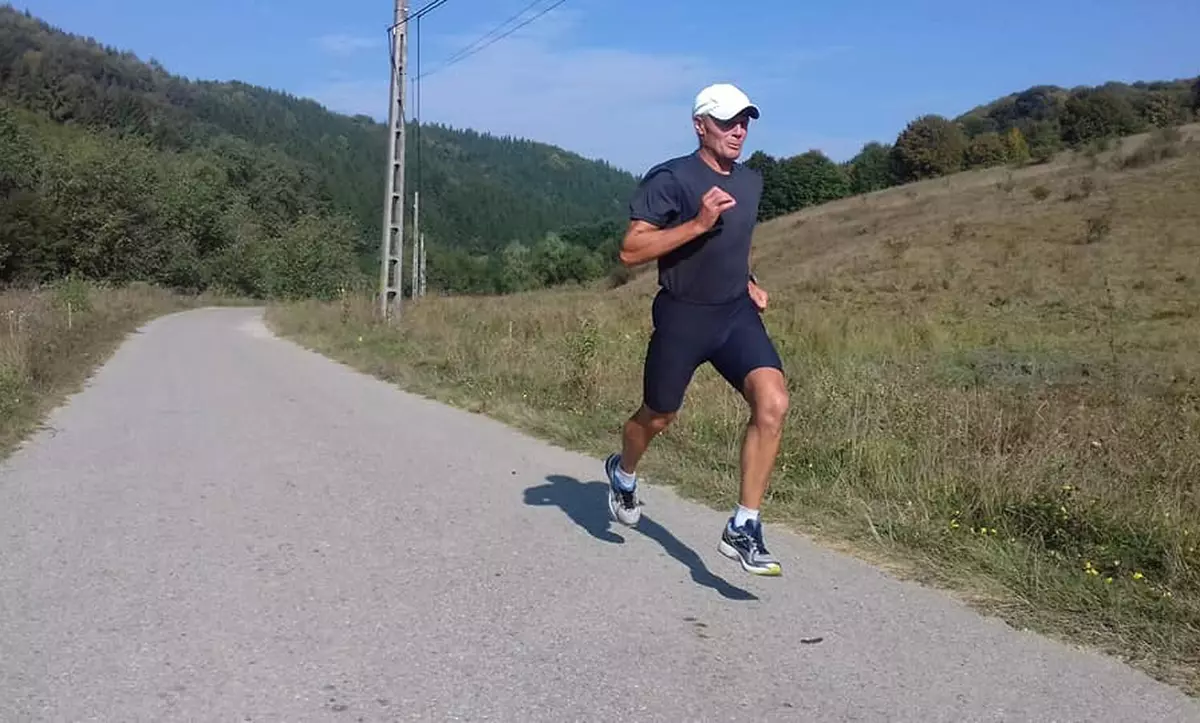 Maratonistul Artur Miklos, dependent de alergare, dependent de competiții