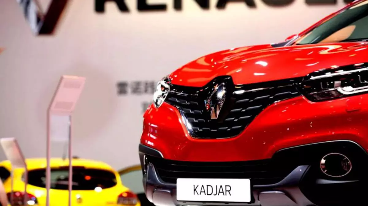 Renault va cere Comisiei Europene rediscutarea interdicției de vânzare a mașinilor noi cu motoare termice din 2035