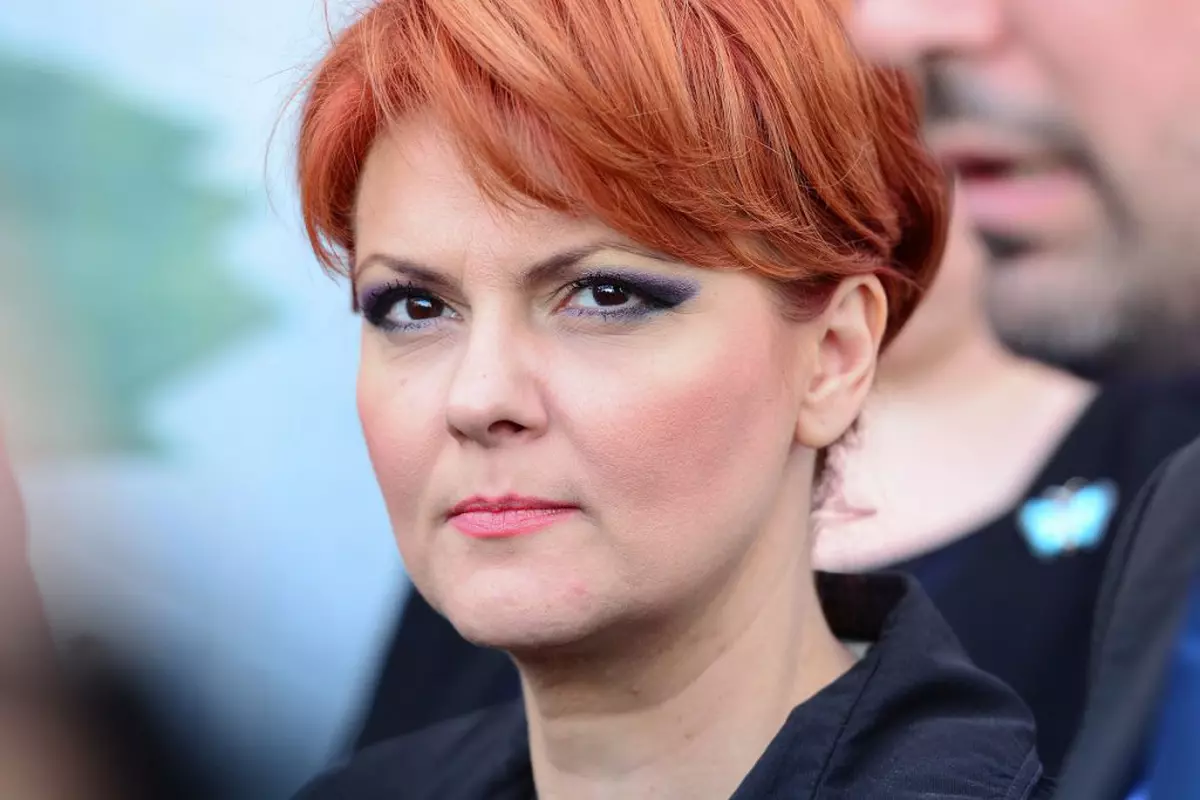 Lia Olguţa Vasilescu i-a cerut ministrului Muncii să spună dacă va creşte punctul de pensie cu 40%, de la 1 septembrie. Alexandru: Creaţi panică, intoxicaţi oamenii!