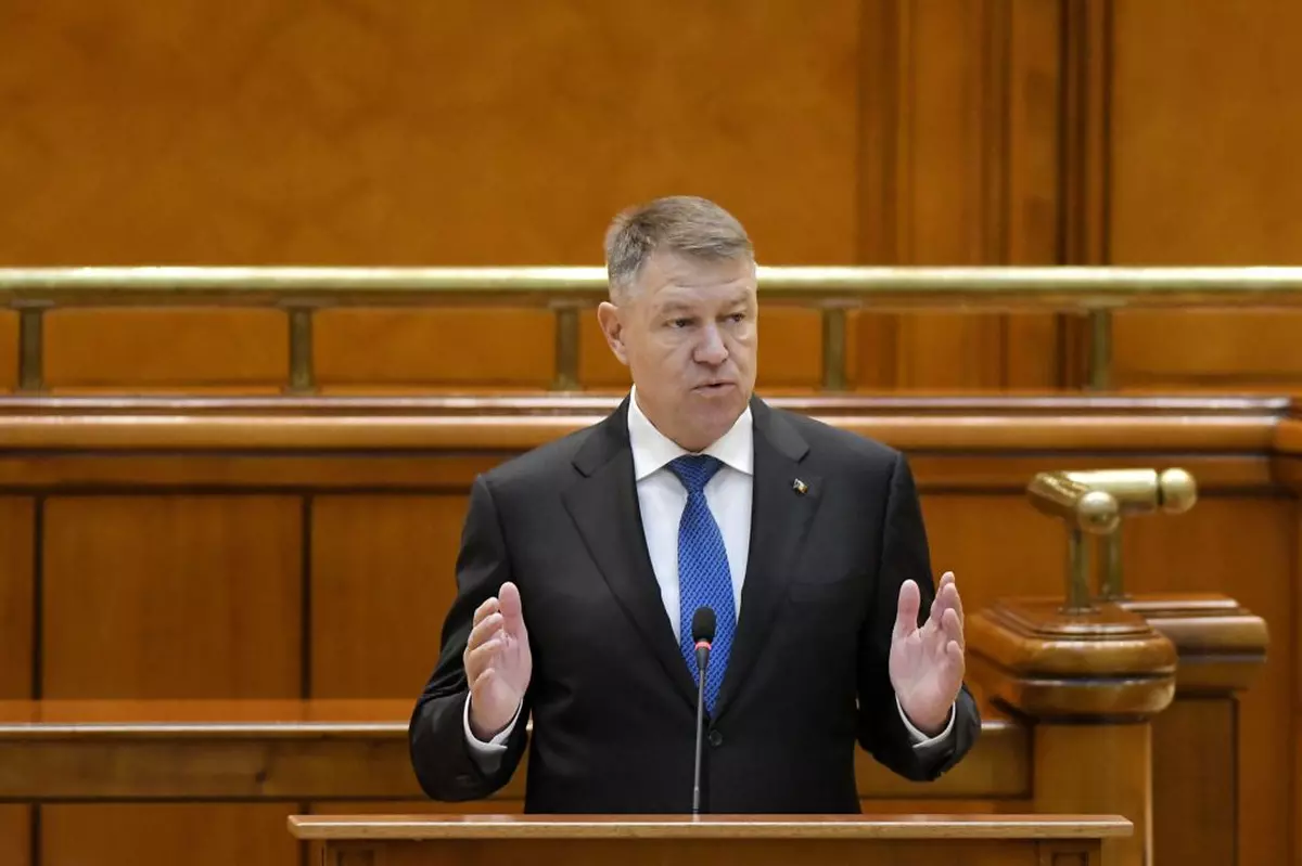 Klaus Iohannis a promulgat legea privind abilitarea Guvernului de a emite ordonanţe