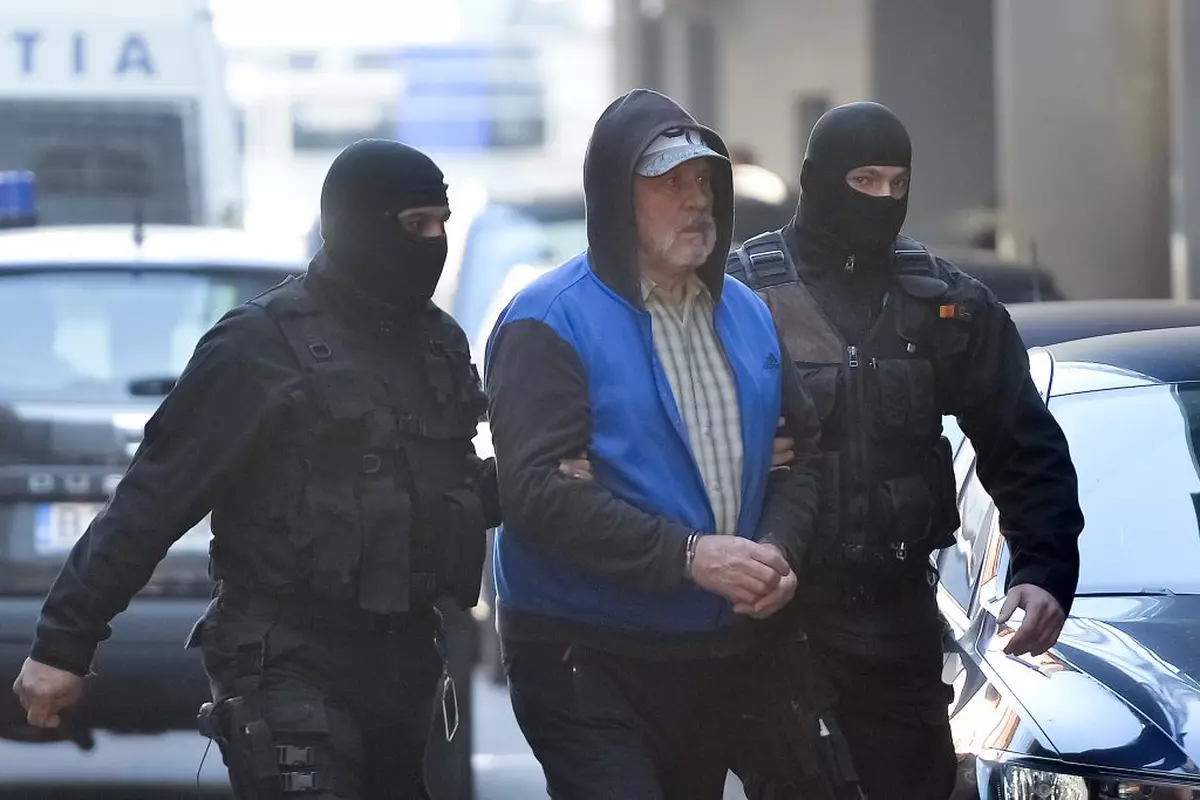Gheorghe Dinca este adus la sediul DIICOT din Bucuresti, vineri, 10 ianuarie 2019. ALEXANDRU DOBRE/ MEDIAFAX FOTO.
