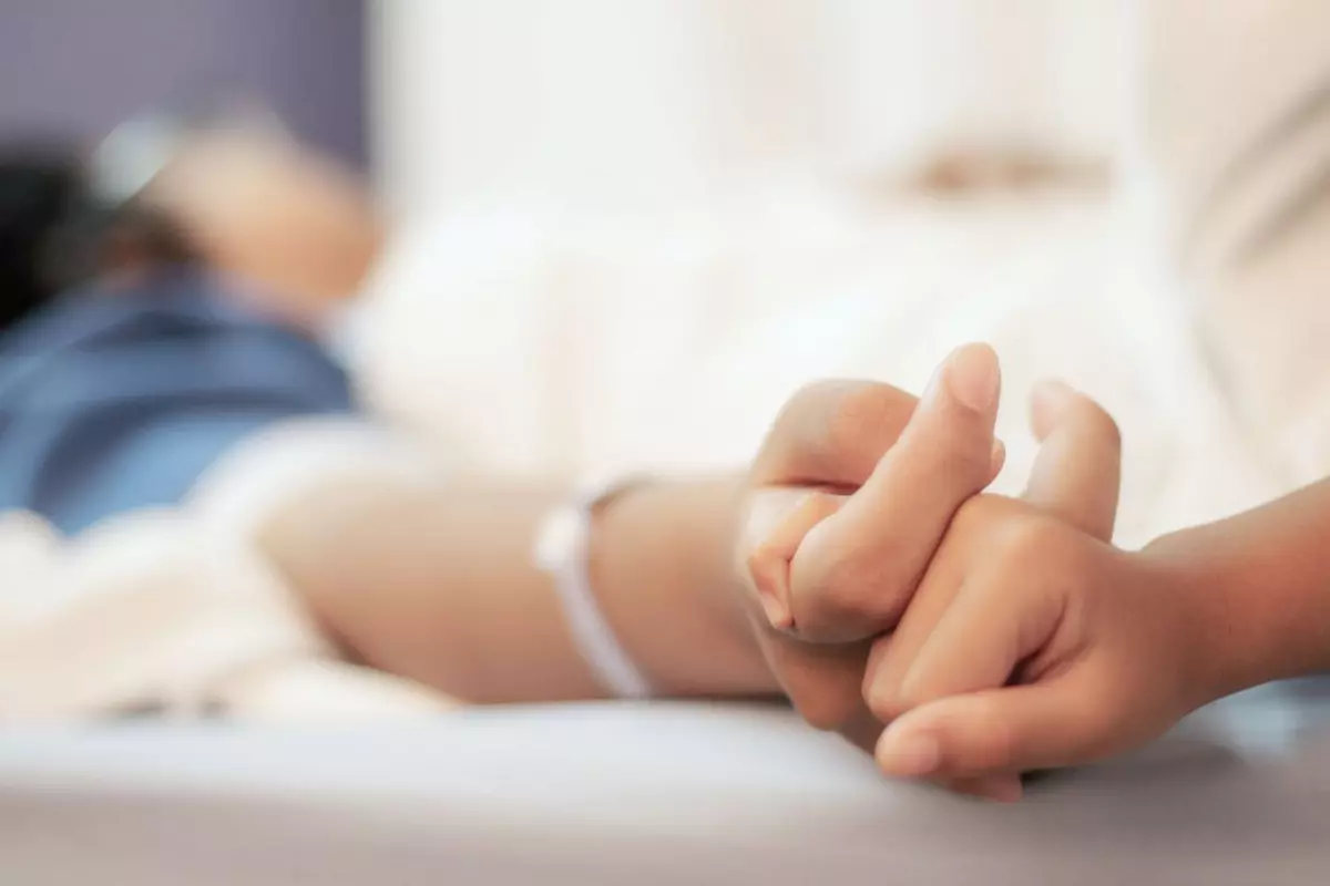 Mărturia Arianei, fetiţa de 12 ani, care a vrut să fie internată pentru a-şi proteja mama bolnavă: Aş face orice, ştiu cât de greu i-a fost să mă crească