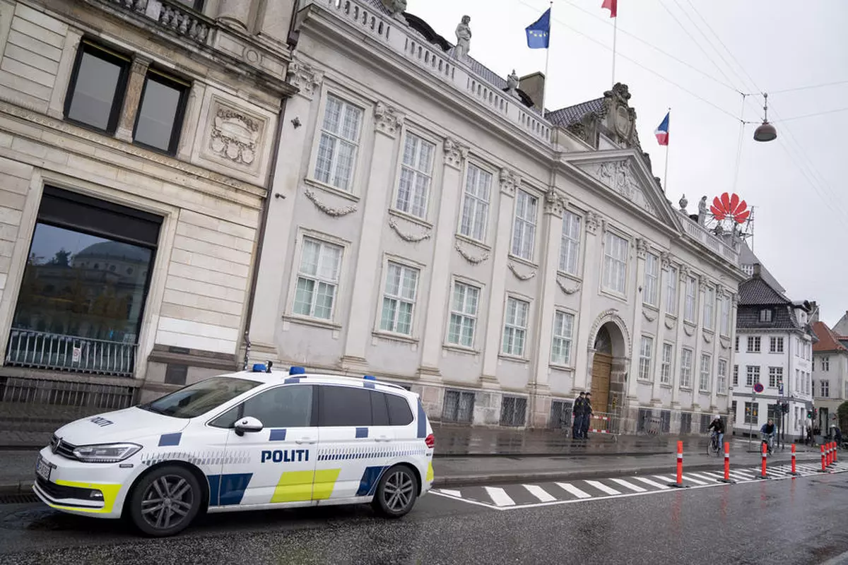 Un bărbat a fost arestat după ce a postat online fotografia uneia dintre victimele atacului sângeros de la Nisa