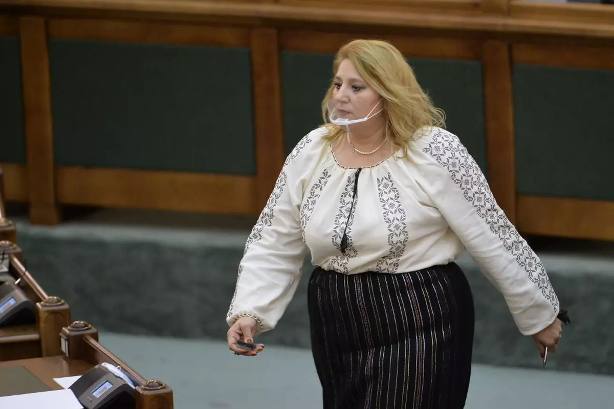 Diana Șoșoacă a fost exclusă din AUR. Deputatul Dan Tanasă: „Nu a înțeles care sunt regulile jocului în momentul în care ești demnitar al statului român