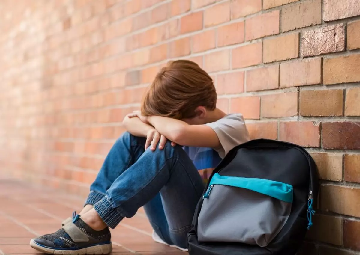 Imagini revoltătoare cu un copil de 13 ani, filmat în timp ce este bătut până la leșin de alți adolescenți