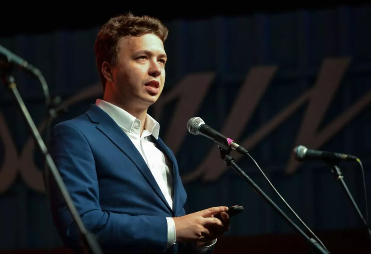 „Sunt Roman Protasevich şi sunt motivul pentru care se întâmplă toate acestea. Mărturii din avionul deviat de Belarus