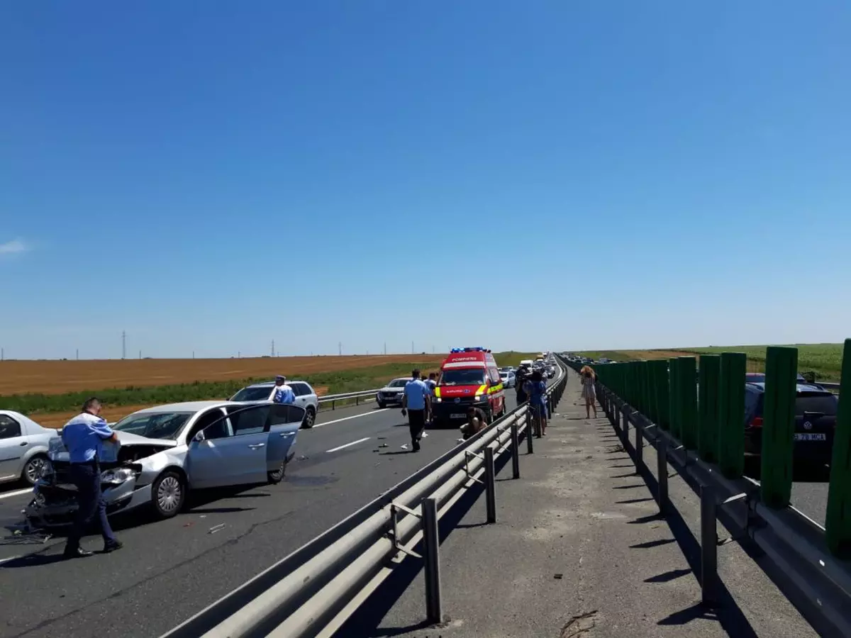 Accident în lanţ pe autostrada București-Brașov. Se circulă pe o singură bandă spre Ploiești