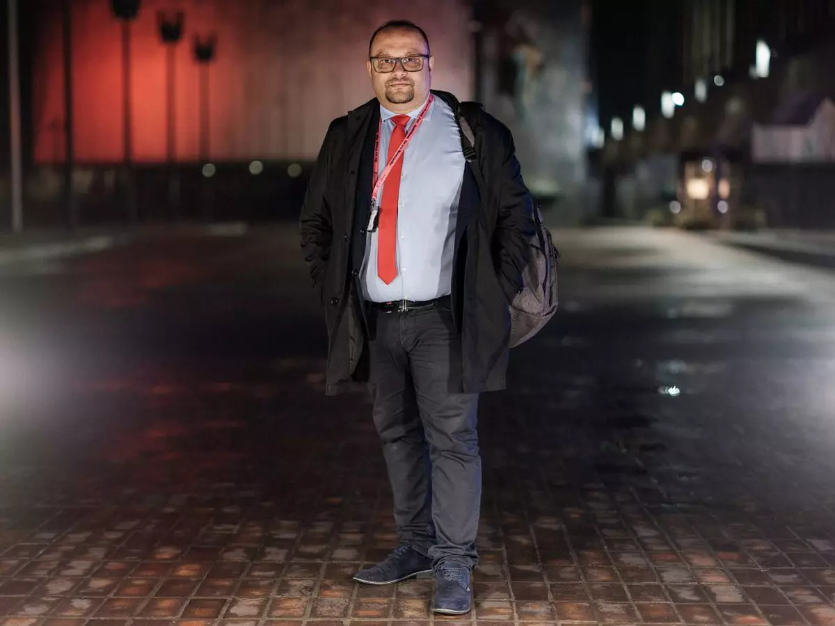 Viața unui român care a ajuns consilier local în Marea Britanie după ce a plecat din țară din cauza rasismului: „Aici oamenii vor să vadă ce competențe ai, nu ce etnie