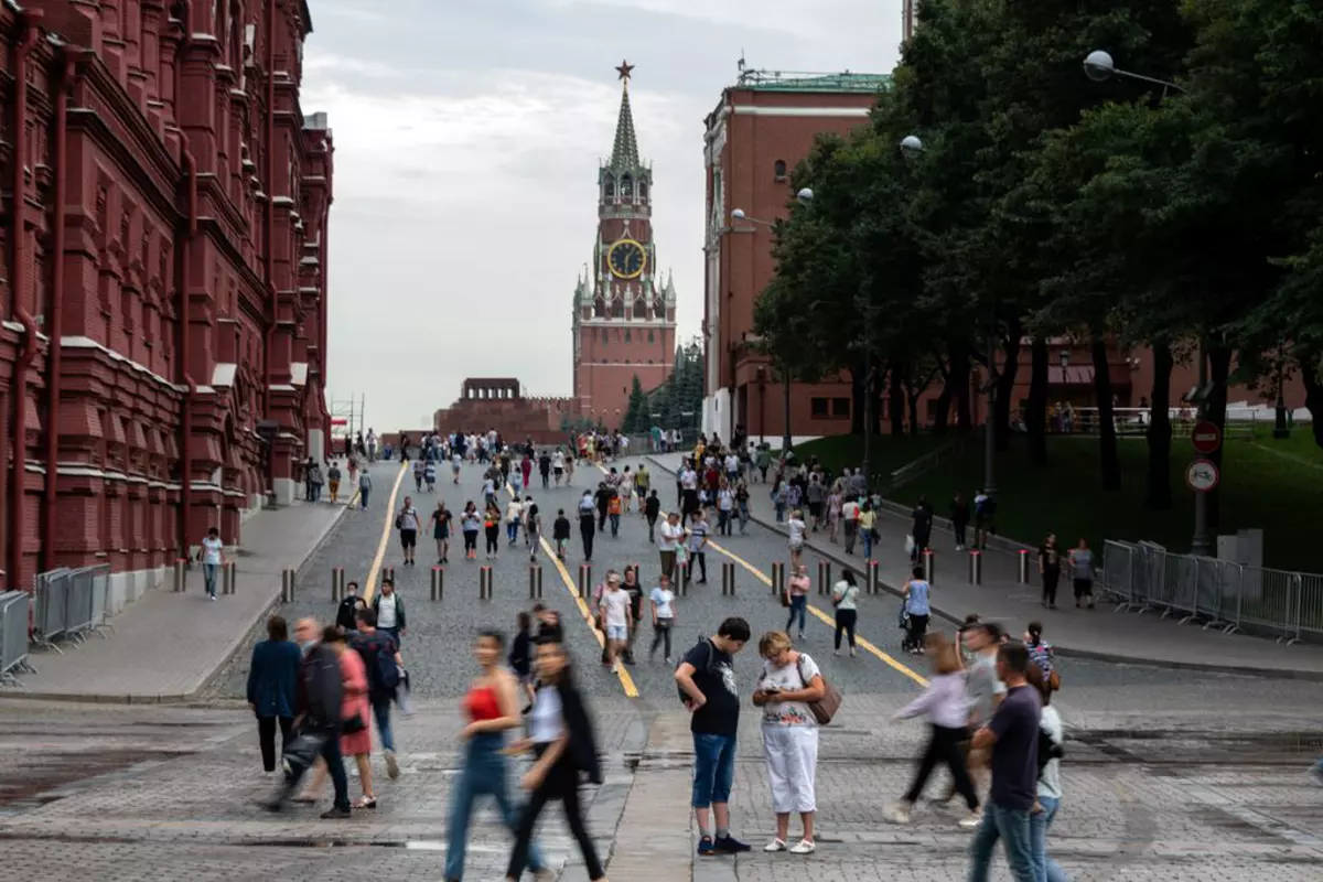 Nu, nu confundăm Rusia cu Putin, dar rușii au o responsabilitate pentru ce se întâmplă