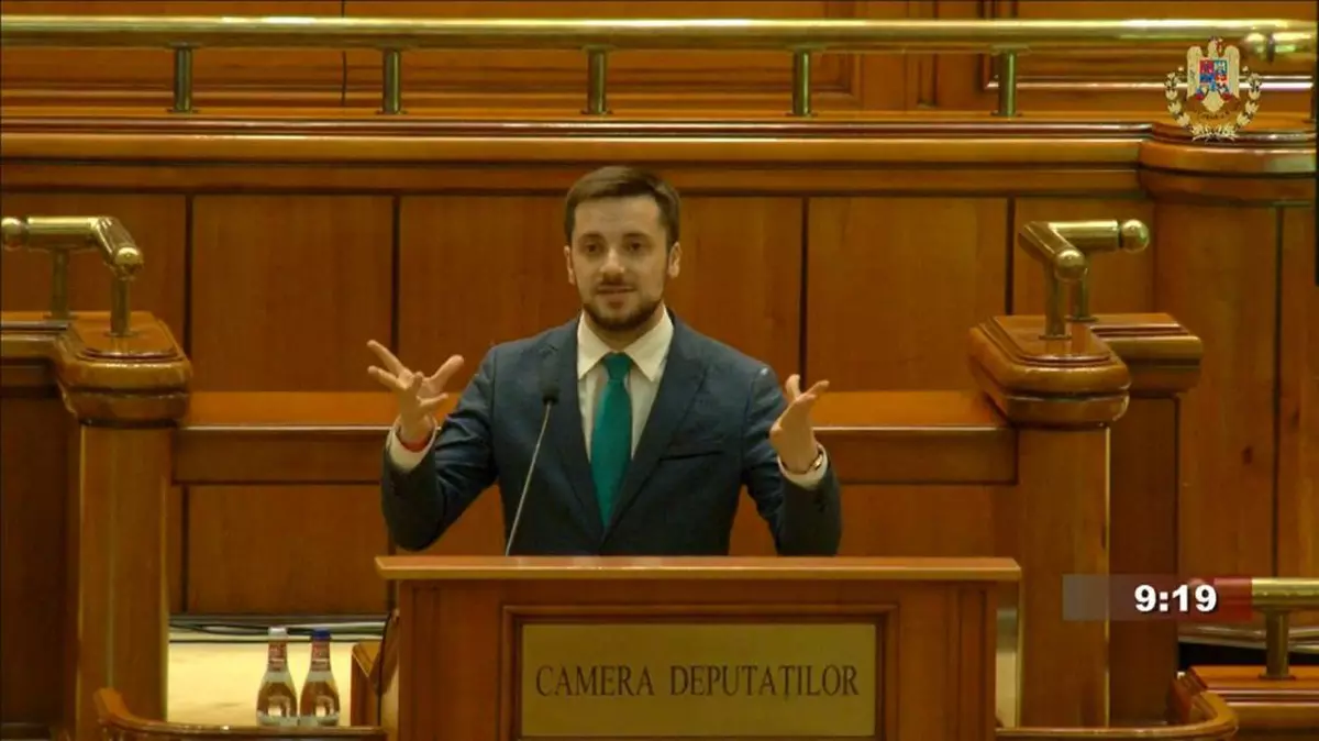 VIDEO. Incoerența deputatului USR Filip Havârneanu în plenul Parlamentului: patru colegi spun că era băut, el susține că lua calmante