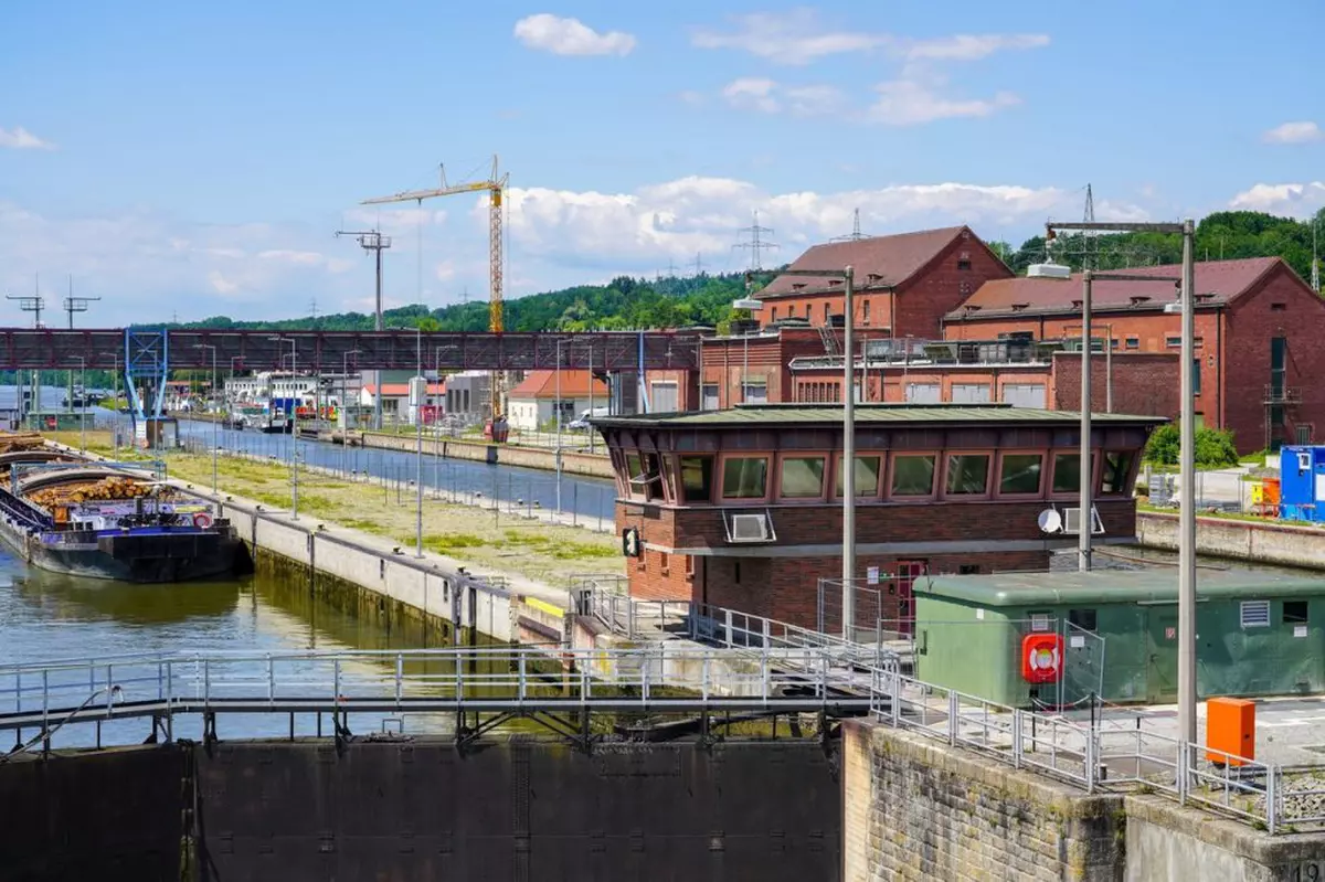 Comandantul unei nave cargo sub pavilion românesc a fost prins beat, după ce a lovit vasul de două ori pe Dunăre, în Germania