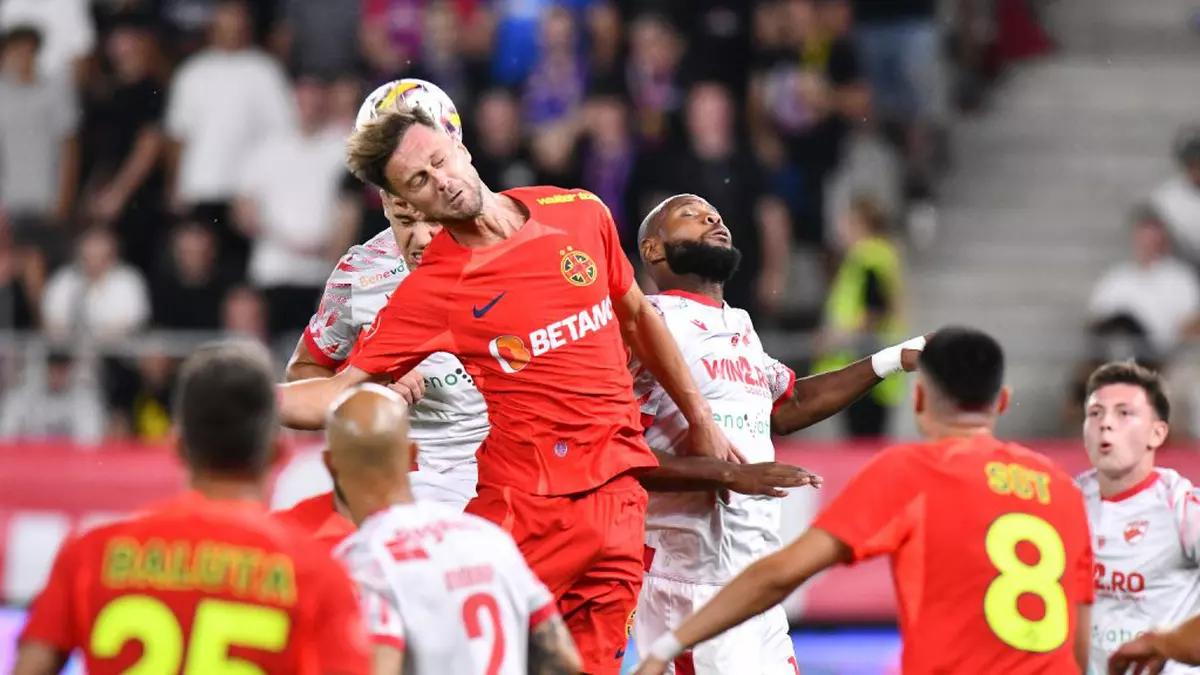 FCSB a învins Dinamo, în Derby de România. Au înscris vedetele Coman și Olaru, portughezul Gregorio a redus din handicap