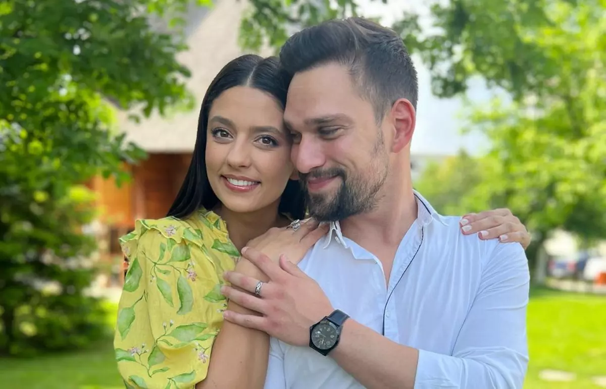 Vlad Gherman a cerut-o în căsătorie pe Oana Moșneagu. Cum a reacționat actrița când iubitul i-a oferit inelul în fața spectatorilor