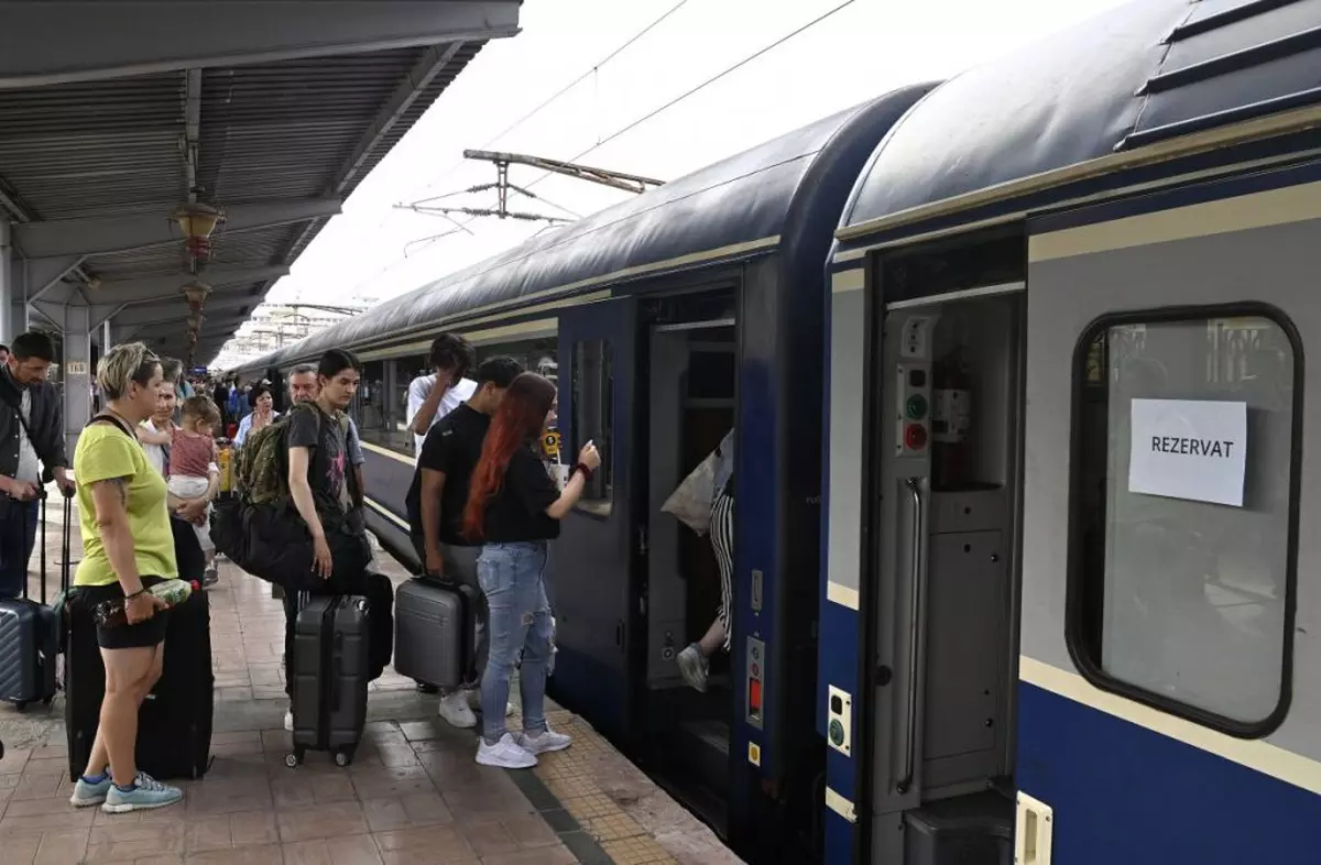 Studenții rămân fără reduceri la călătoriile cu trenul. Când intră în vigoare decizia CFR