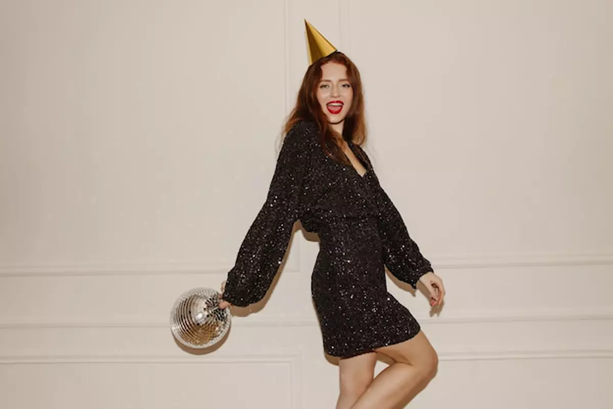 Glamour și eleganță: cele mai frumoase rochii pentru seara de Revelion