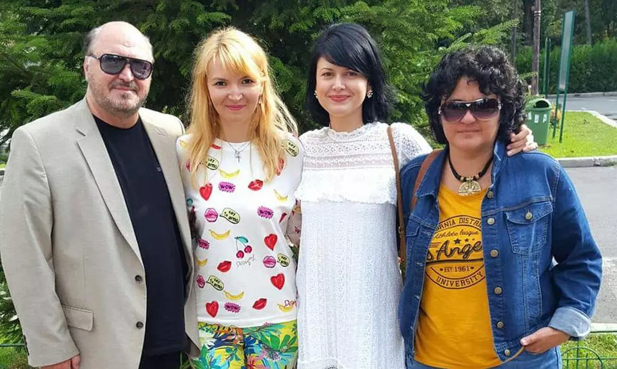 Victor Socaciu, fetele lui și Brîndușa Simion