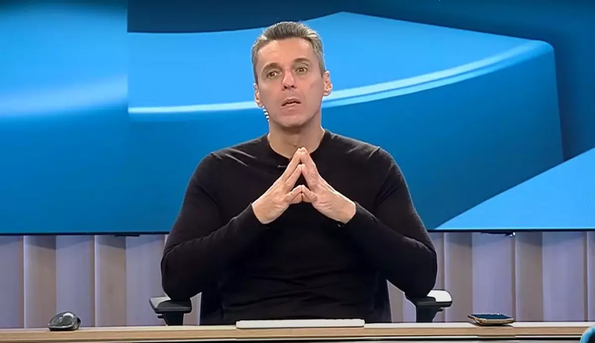 Reacția lui Mircea Badea după ce Oana Roman și Ana Morodan au fost păcălite să promoveze un produs inexistent: „Influencerii prestează doar o infinită pauză publicitară