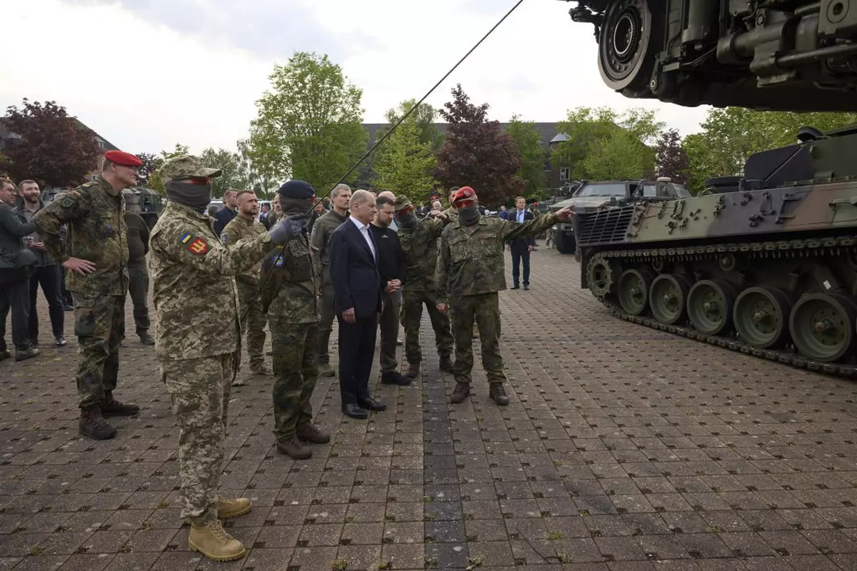 Olaf Scholz le reproșează statelor UE că sprijinul militar acordat Ucrainei este „insuficient