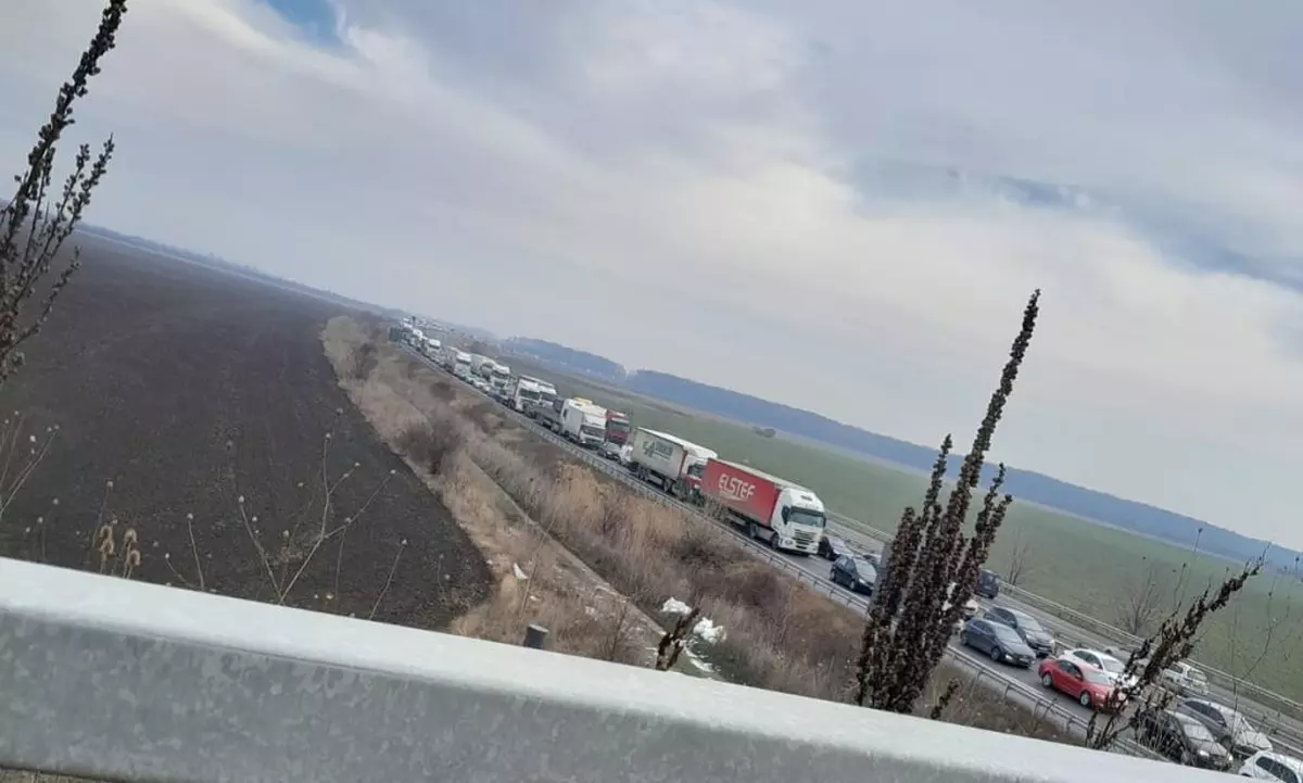 Protestele fermierilor și transportatorilor, ziua 10: Traficul a fost blocat pe Autostrada București-Ploiești. Nicușor Dan anunță cum se va desfășura manifestația din București