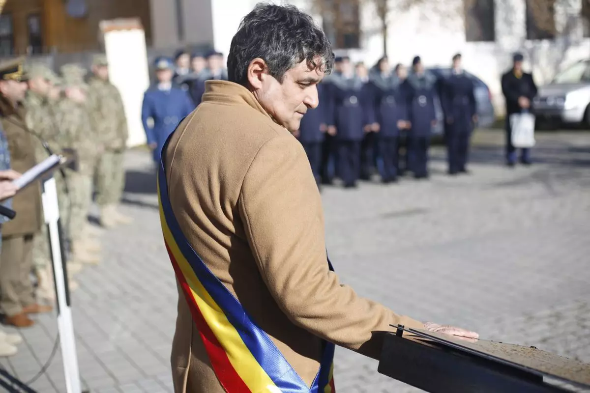 ALEGERI LOCALE 2024. Liber la traseism din partea PSD și PNL. Primarii migratori nu își vor pierde mandatul, Coaliția va modifica în regim de urgență Codul Administrativ