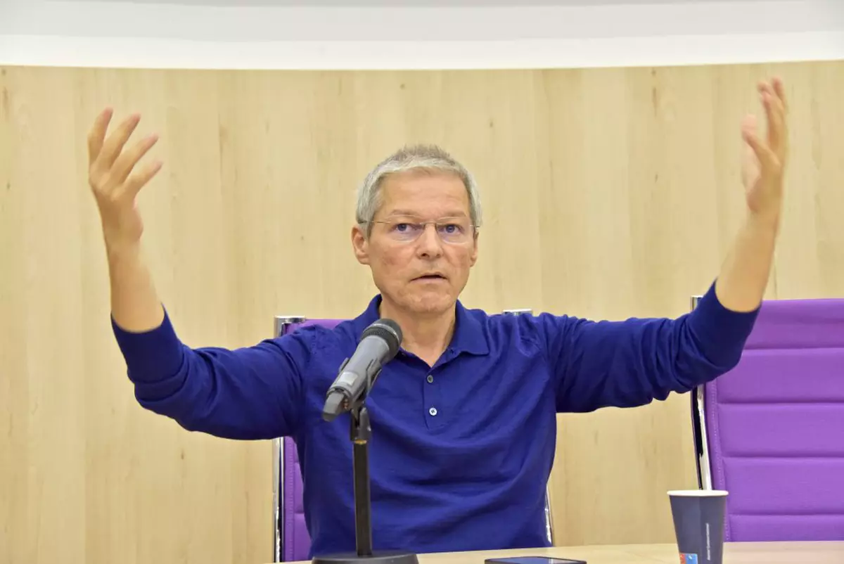 Dacian Cioloș îi cere lui Marcel Ciolacu să publice toate documentele din cazul Roșia Montană, amenințându-l, în caz contrar, cu dosar penal