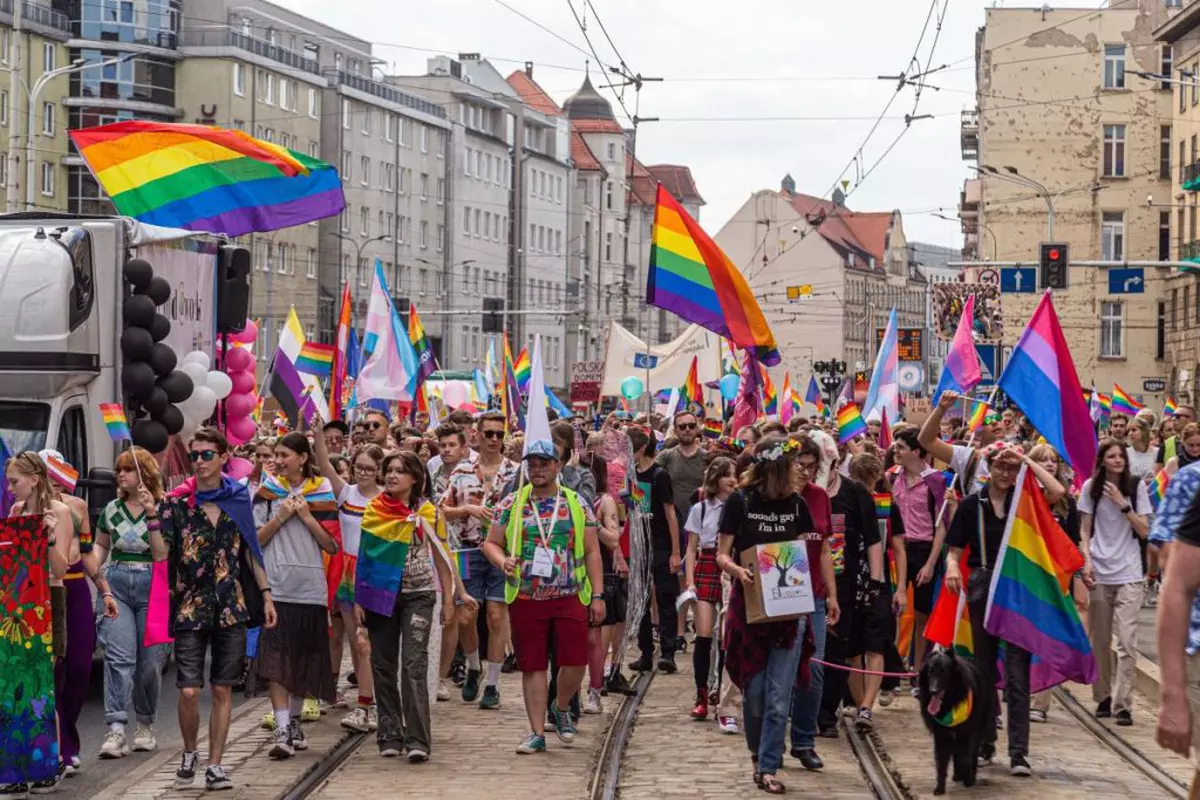 Un moderator de la televiziunea publică din Polonia a cerut scuze comunității LGBT pentru atacurile „rușinoase din ultimii ani