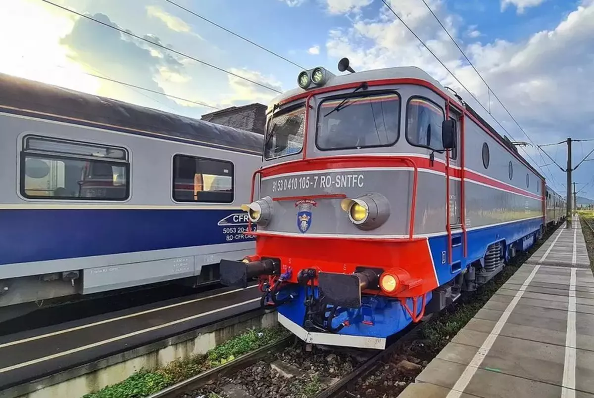 Două persoane au fost lovite de tren, la Azuga. Printre victime, o fetiță de 7 ani