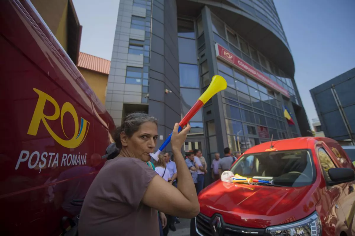 Conducerea Poștei Române contestă în instanță greva angajaților. Sindicaliștii spun că protestul continuă la nivel național