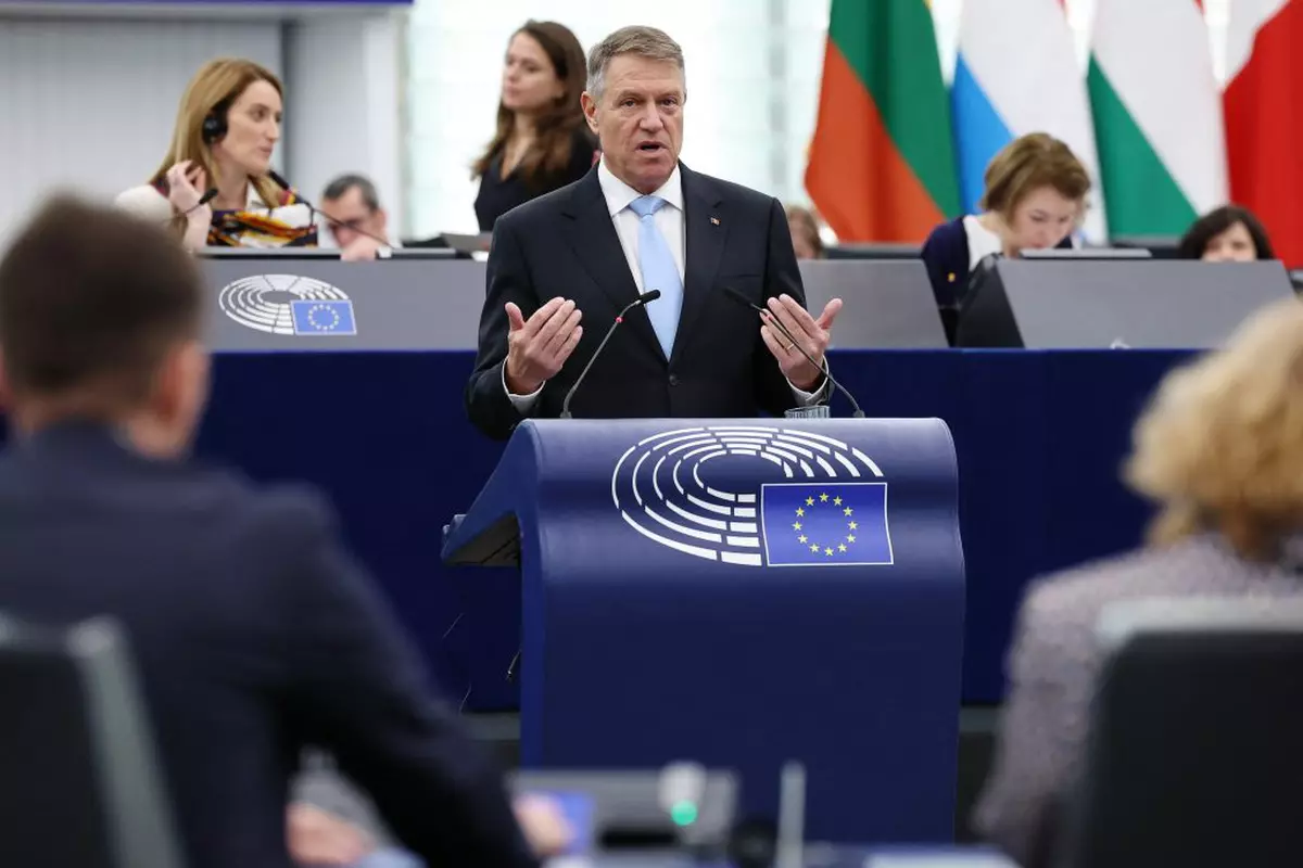 Ce greșeli a făcut Iohannis în politica externă a României