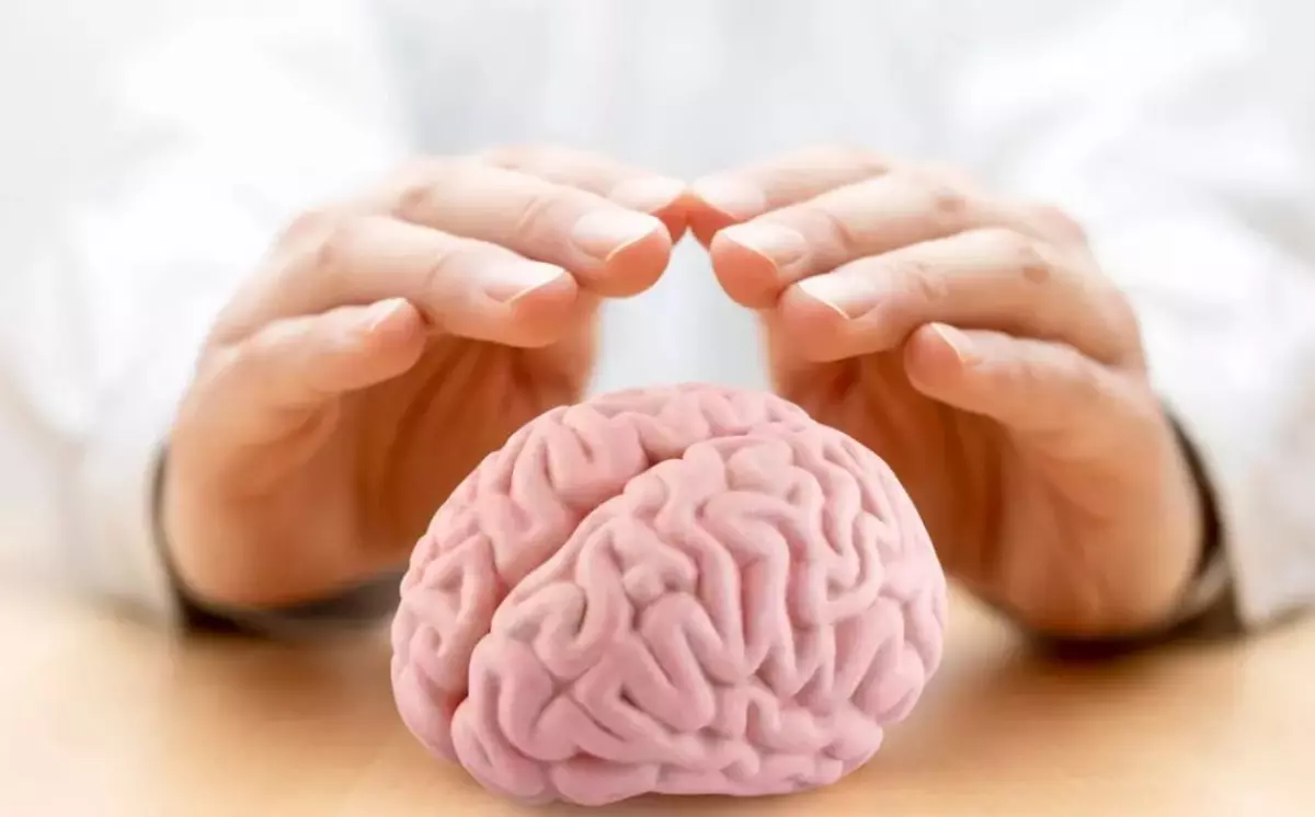 Premieră medicală. Primul dispozitiv care controlează crizele de epilepsie, montat unui băiat din Marea Britanie