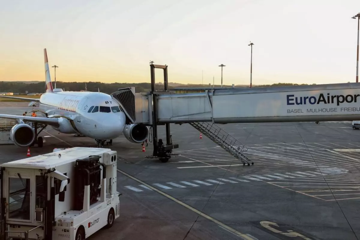 Aeroportul Basel-Mulhouse, din estul Franței, a fost evacuat din „motive de securitate