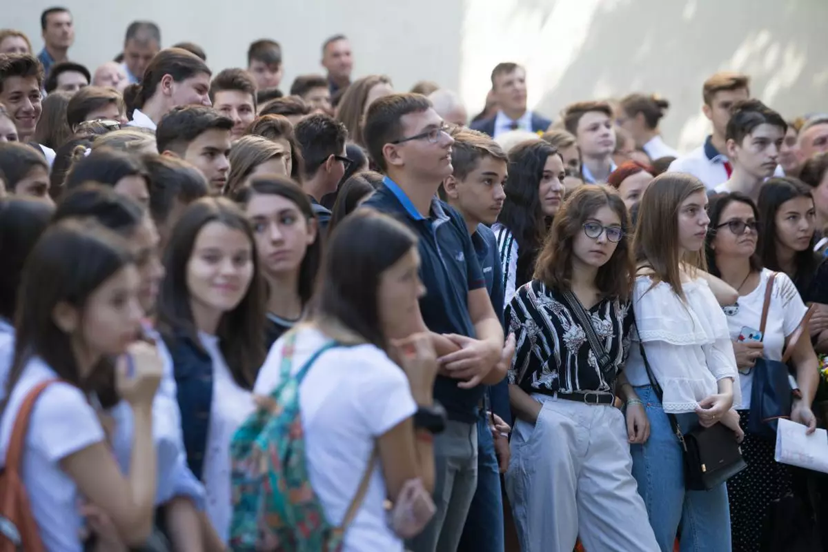 ANALIZĂ | Dezastrul nevăzut din școli. Peste 50.000 de elevi s-au pierdut în statistici din clasa a IX-a până într-a XII-a. Expert: „Mulți pleacă din țară