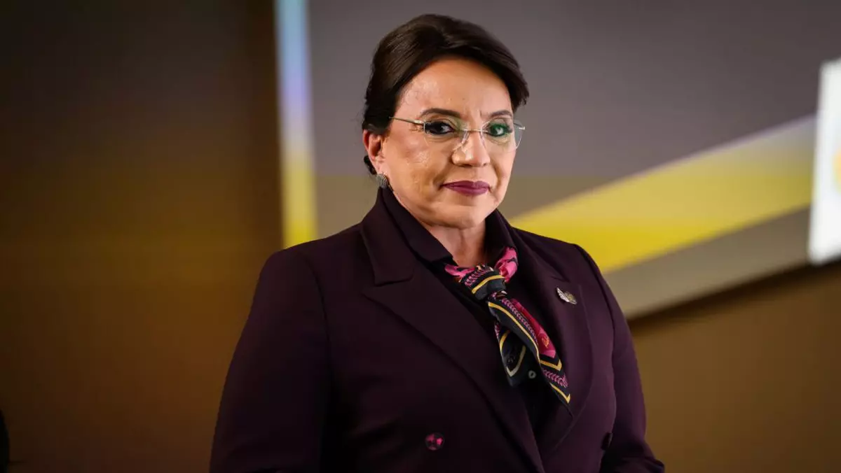 Cumnatul președintei din Honduras, filmat în timp ce negociază mita cu traficanții de droguri: „Noi îi dăm 200.000, ei îi dau 100 lui Mel și păstrează 100