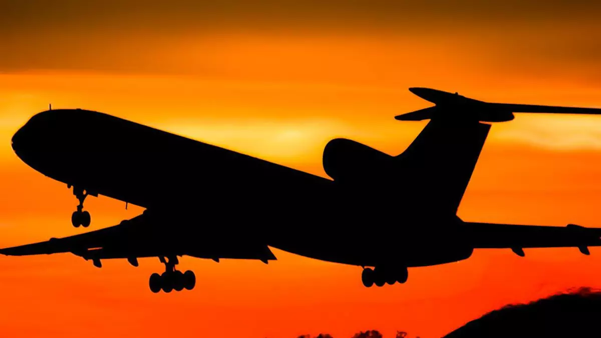 Un pilot militar rus angajat de o companie aviatică civilă a fost concediat după ce a distrus coada unui Boeing, la aterizare