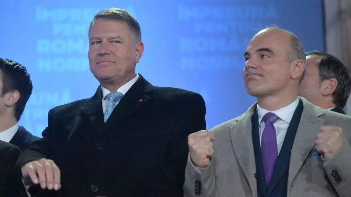Rareș Bogdan, despre miniterenul de golf al lui Klaus Iohannis, construit la vila de protocol de la Neptun: „O pajiște cu trei găuri