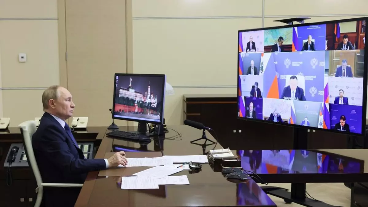 „Putin doarme până la 10 și își lasă miniștrii să stea șase ore în sala de așteptare. Fragmente exclusive din cartea „Patriot. Memorii de Aleksei Navalnîi, care va apărea în România pe 22 octombrie (IV)