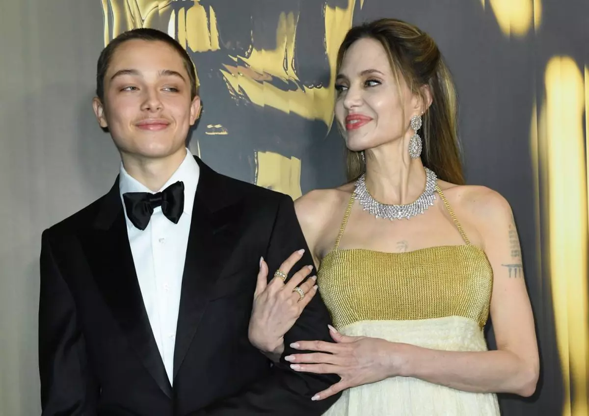 Angelina Jolie și fiul Knox