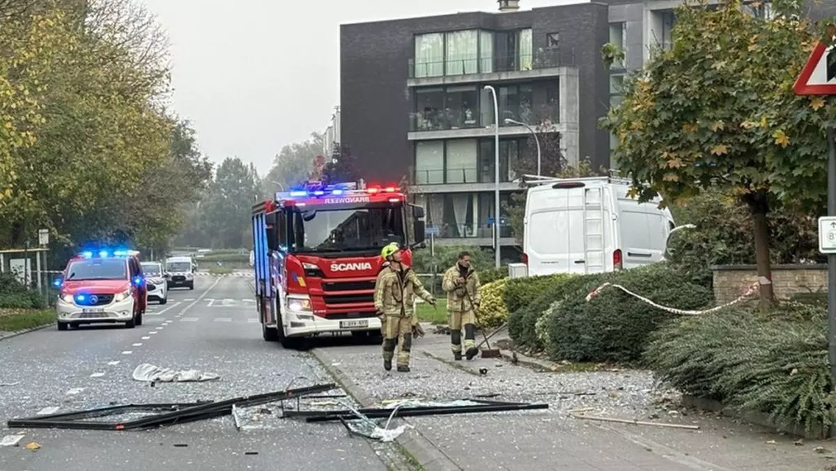 Doi muncitori români au aruncat în aer din greșeală apartamentul pe care abia începuseră să-l renoveze, în Belgia, și au fost grav răniți