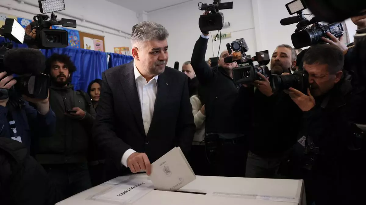 Marcel Ciolacu voteaza in primul tur al alegerilor prezidentiale