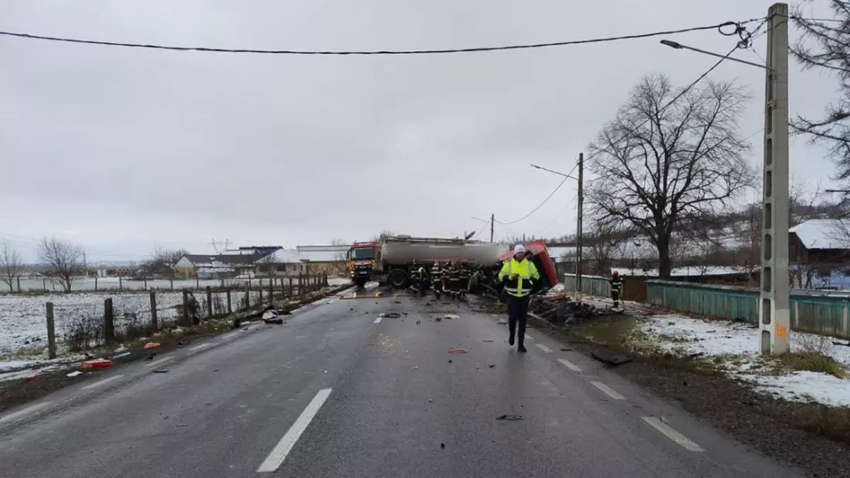 Filmul accidentului de la Forăști, Suceava, unde o familie întreagă a murit de Crăciun într-un BMW distrus de un TIR