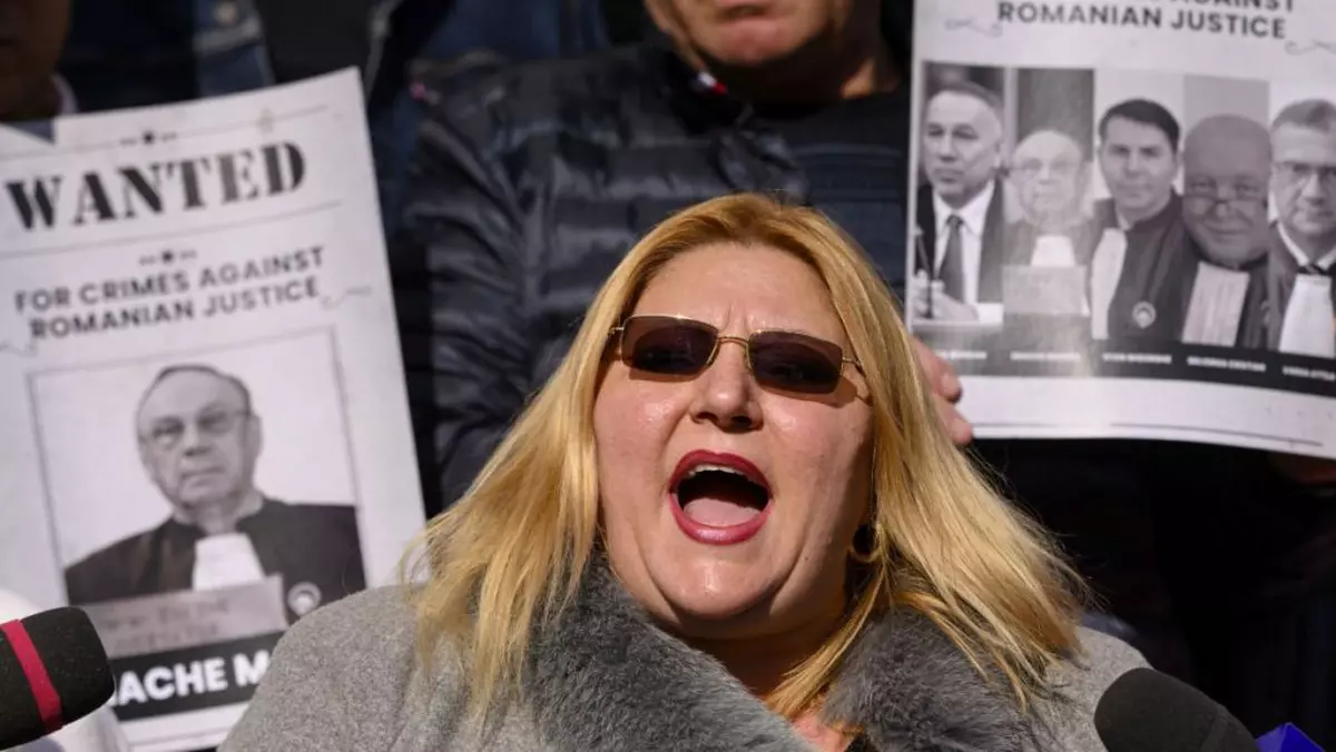Diana Șoșoacă, nervoasă în cadrul unui protest