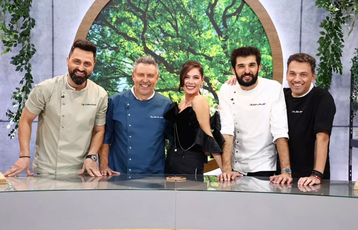 Orlando Zaharia în stânga, Alexandru Sautner, Irina Fodor, Richard Abou Zaki și Ștefan Popescu în dreapta