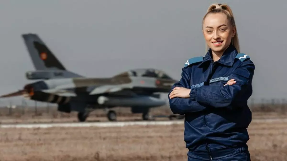 Andreea Lukacs, clujeanca pentru care avioanele F-16 nu mai au nici un secret: „Curajul, disciplina și devotamentul nu au gen