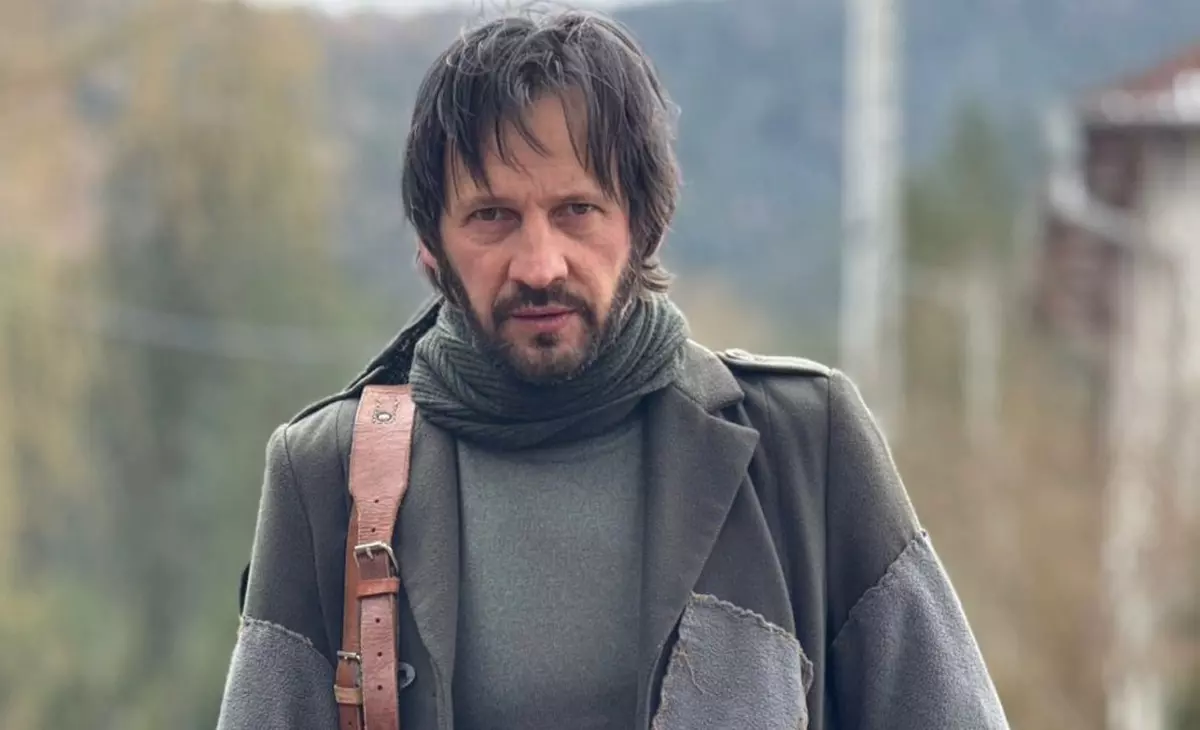 Cum arată soția și fiul lui Bogdan Farcaș, actorul din serialul „Clanul. „Sunt cu nevastă-mea din 2004. Nici n-o mai văd. Eu, luna asta, am fost o zi acasă