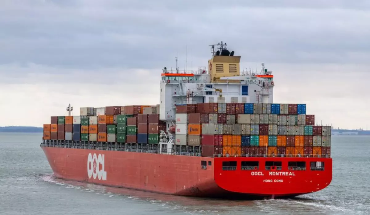 navă de transport naval, plină cu containere