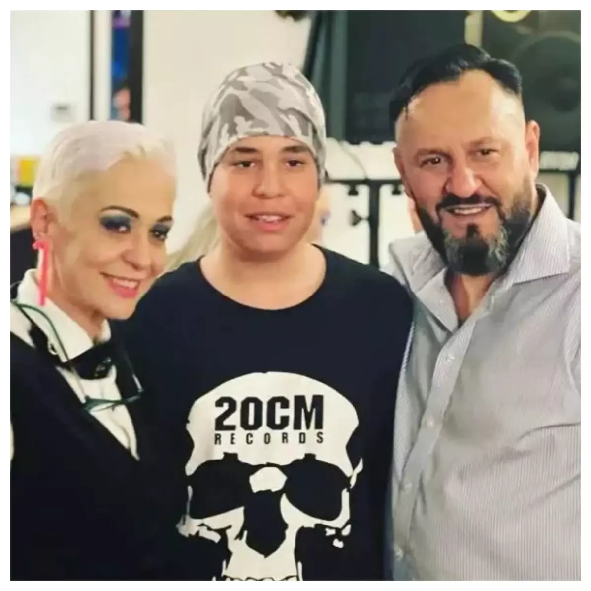 Monica Anghel alături de fiul si sotul ei