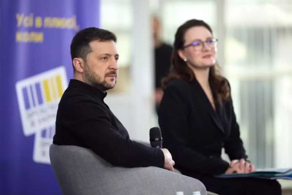 Președintele Ucrainei, Volodimir Zelenski, alături de vicepremierul ucrainean Iulia Svîrîdenko. FOTO: Facebook/Iulia Svîrîdenko.