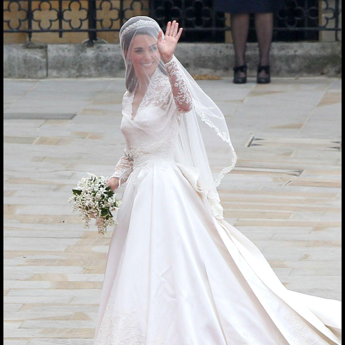 100 Autentic Design Rafinat Cea Mai Mare Reducere Kate Middleton Doua Rochii Mireasa Euroluxlashes Com