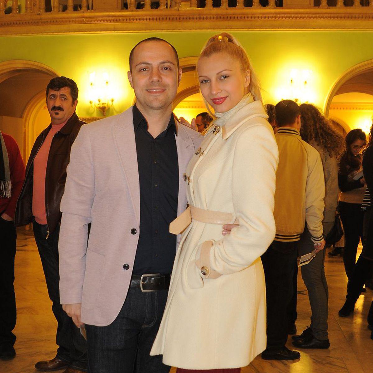 Scene Incredibile După Divorţ Iată In Ce Ipostază Au Fost Surprinsi Lora Si Dan Badea Video Entertainment Monden Libertatea Libertatea