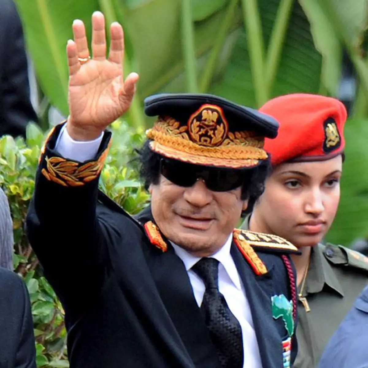 hose money transfer Safe Special | Muammar Gaddafi, Ultimul Dictator Excentric | Libertatea